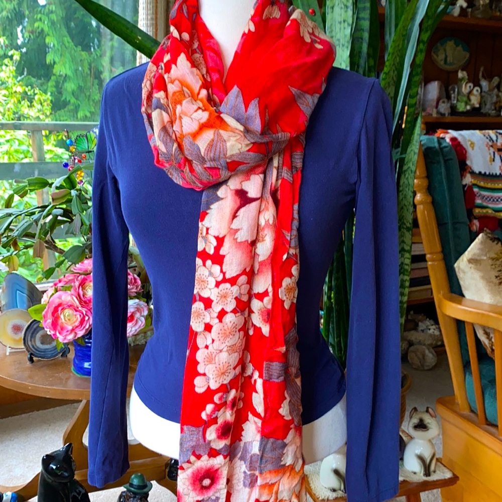 Collection 18 • Lightweight Floral Viscose Wrap / Scarf